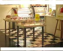 彩妆展示桌